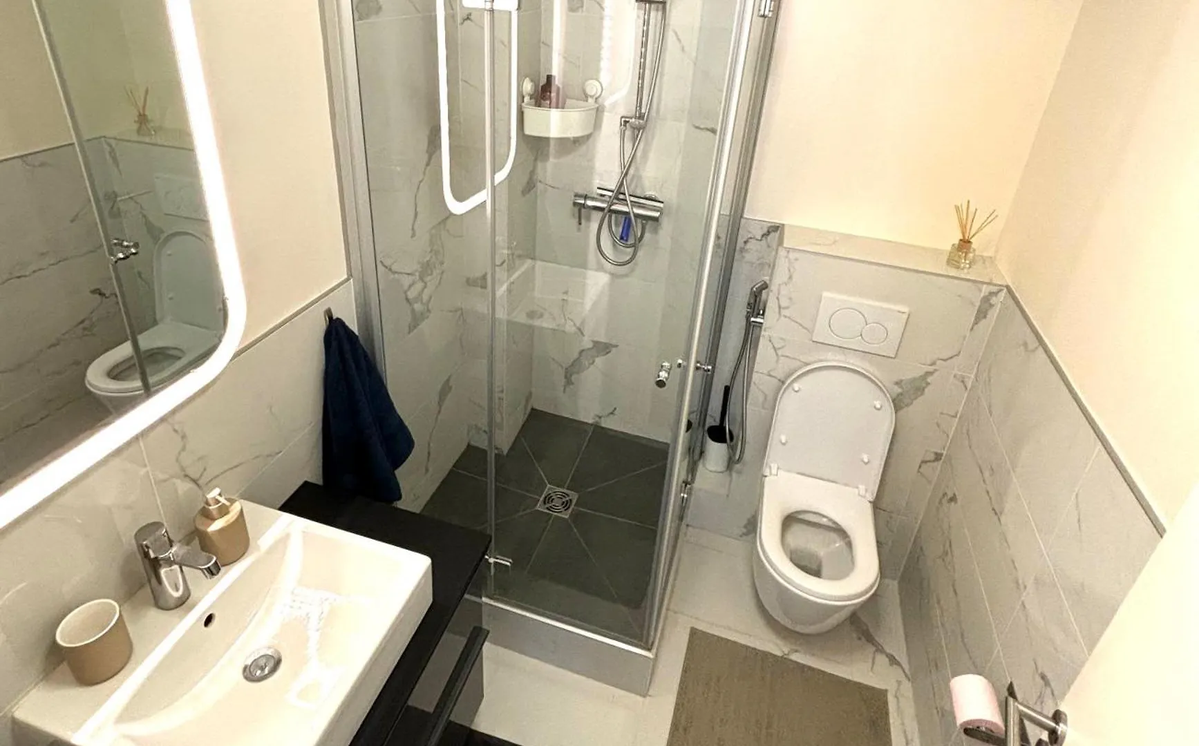 Marais Modern & Spacious Studio Paris Apartment